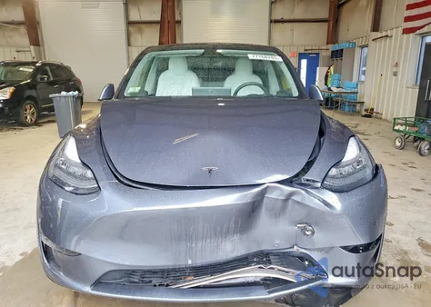 2022 Tesla Model Y z USA, uszkodzony, nr VIN 7SAYGAEE8NF325130